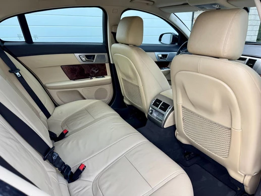 Jaguar XF - Afbeelding 17 van 24