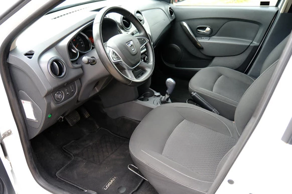 Dacia Logan - Afbeelding 2 van 26