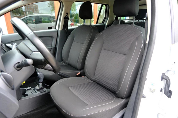 Dacia Logan - Afbeelding 17 van 26