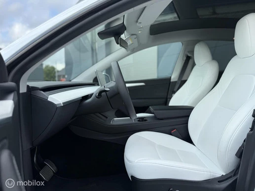 Tesla Model Y - Afbeelding 13 van 25