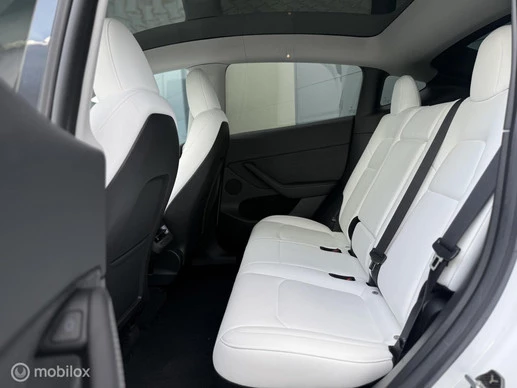 Tesla Model Y - Afbeelding 15 van 25