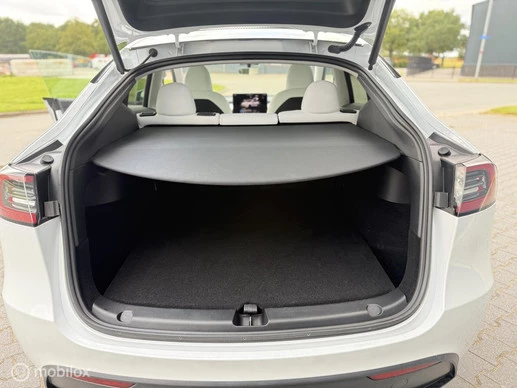 Tesla Model Y - Afbeelding 16 van 25