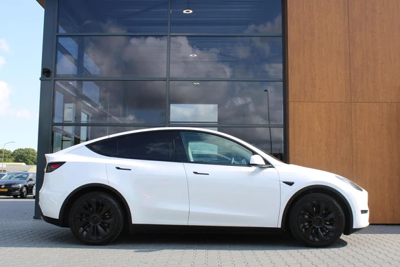 Tesla Model Y - Afbeelding 17 van 25