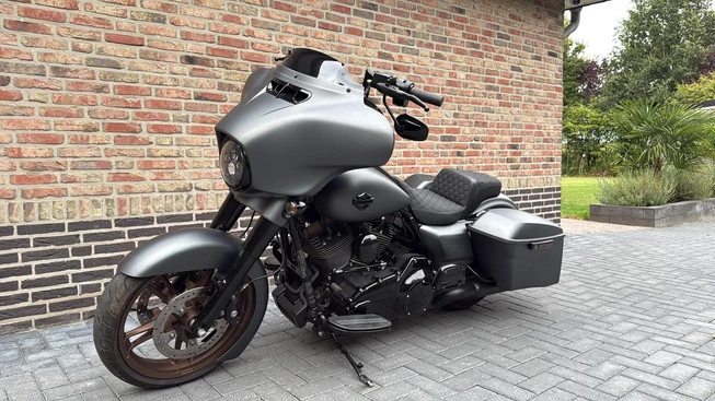 Harley-Davidson Street Glide - Afbeelding 2 van 18