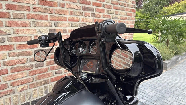 Harley-Davidson Street Glide - Afbeelding 10 van 16
