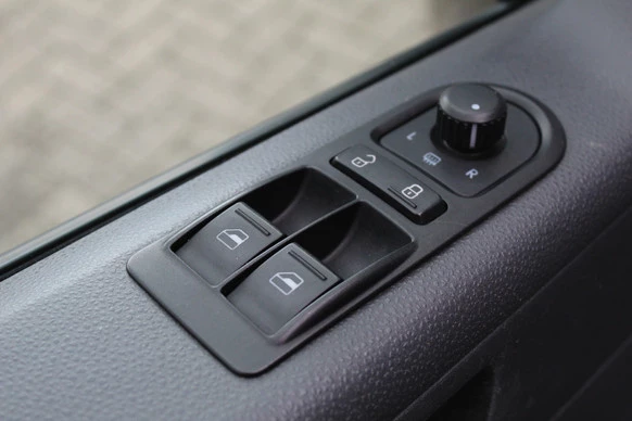 Volkswagen Multivan - Afbeelding 21 van 28