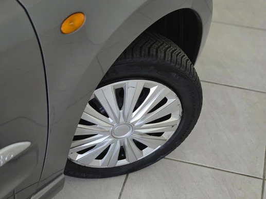 Suzuki Alto - Afbeelding 15 van 28