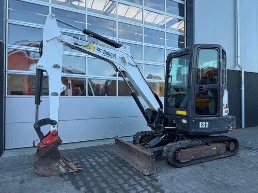 Bobcat  - Afbeelding 2 van 28