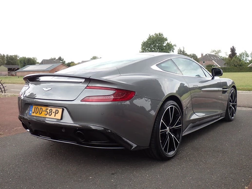 Aston Martin V12 Vanquish - Afbeelding 4 van 30