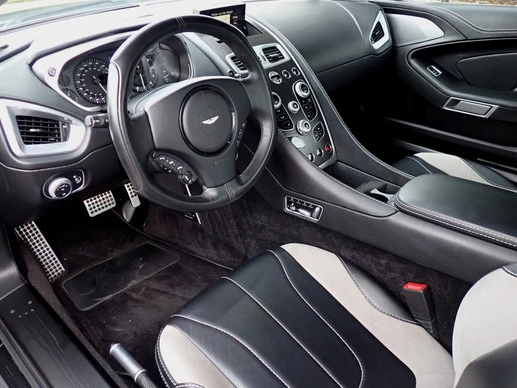 Aston Martin V12 Vanquish - Afbeelding 9 van 30