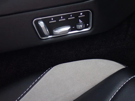 Aston Martin V12 Vanquish - Afbeelding 13 van 30