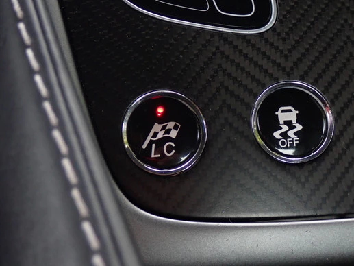 Aston Martin V12 Vanquish - Afbeelding 16 van 30