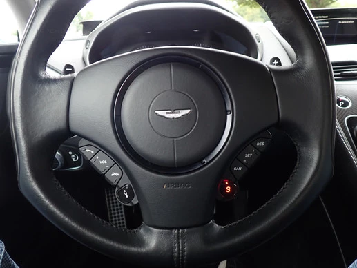 Aston Martin V12 Vanquish - Afbeelding 22 van 30