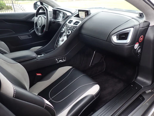Aston Martin V12 Vanquish - Afbeelding 25 van 30