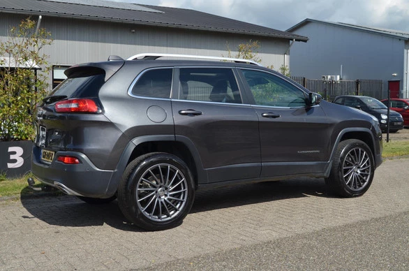 Jeep Cherokee - Afbeelding 23 van 28