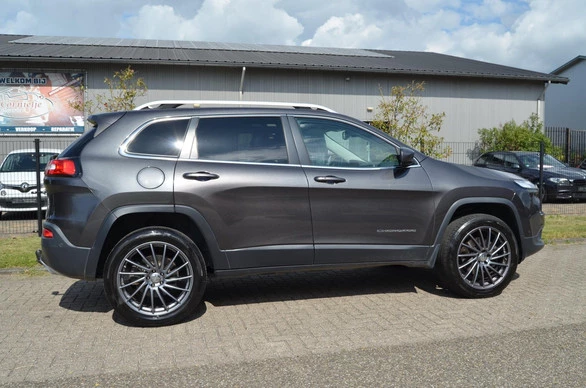 Jeep Cherokee - Afbeelding 24 van 28