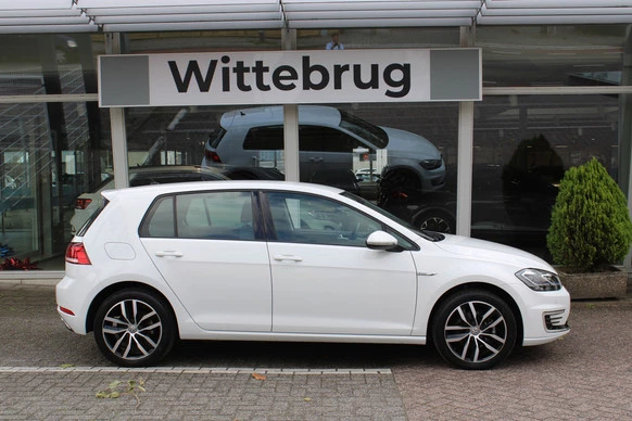 Volkswagen e-Golf - Afbeelding 17 van 30