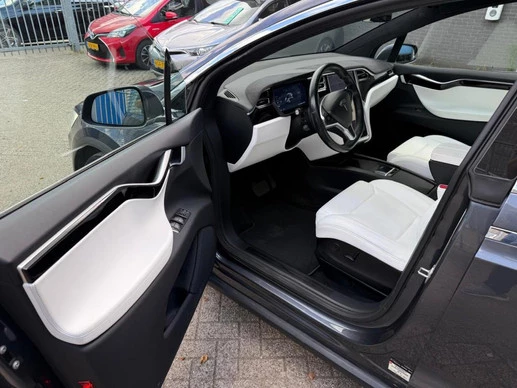 Tesla Model X - Afbeelding 8 van 15