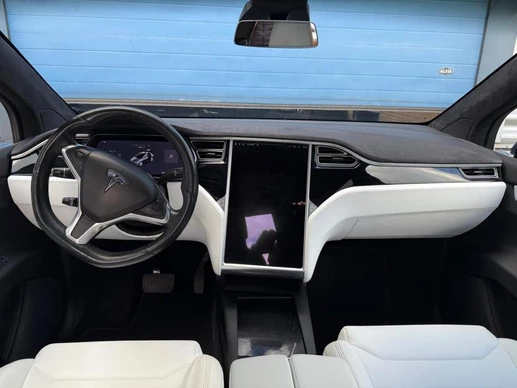 Tesla Model X - Afbeelding 11 van 15