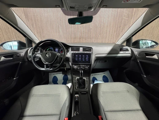 Volkswagen e-Golf - Afbeelding 17 van 30