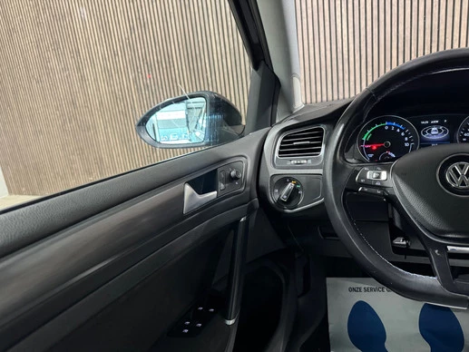 Volkswagen e-Golf - Afbeelding 21 van 30