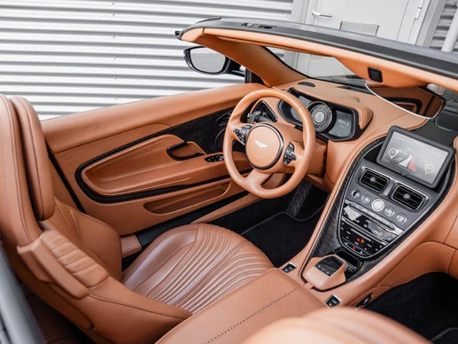 Aston Martin V8 Volante - Afbeelding 8 van 30