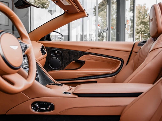 Aston Martin V8 Volante - Afbeelding 10 van 30