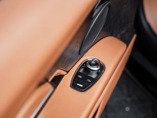 Aston Martin V8 Volante - Afbeelding 14 van 30