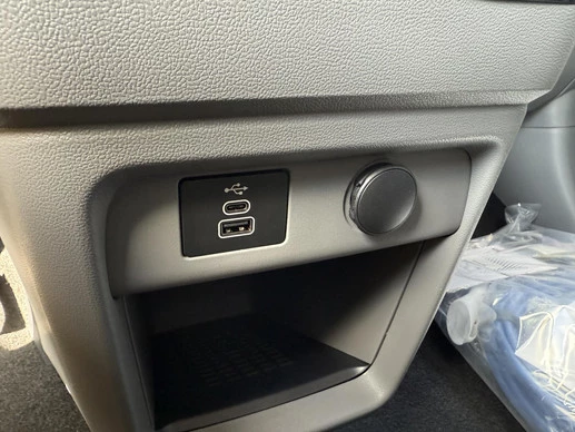 Ford Tourneo Custom - Afbeelding 28 van 30