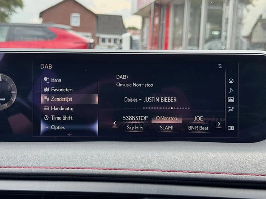 Lexus UX - Afbeelding 28 van 30