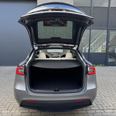 Tesla Model Y - Afbeelding 9 van 21