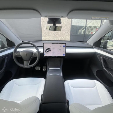 Tesla Model Y - Afbeelding 13 van 21