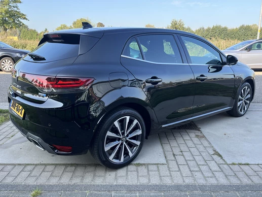 Renault Megane E-Tech - Afbeelding 2 van 30