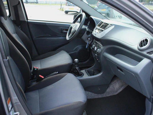 Suzuki Alto - Afbeelding 27 van 30