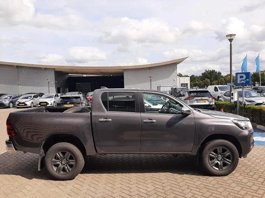 Toyota Hilux - Afbeelding 2 van 26