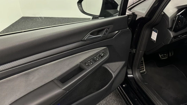 Volkswagen Golf - Afbeelding 17 van 30