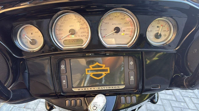 Harley-Davidson Street Glide - Afbeelding 16 van 21