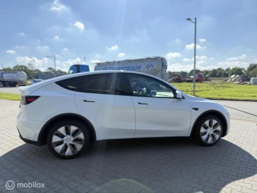 Tesla Model Y - Afbeelding 6 van 17