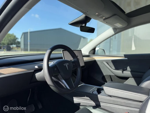 Tesla Model Y - Afbeelding 9 van 17