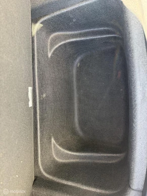 Tesla Model Y - Afbeelding 12 van 17