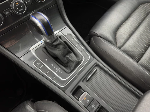 Volkswagen e-Golf - Afbeelding 15 van 27