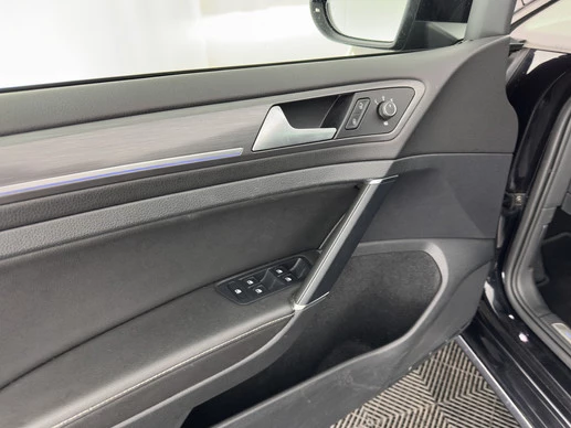 Volkswagen e-Golf - Afbeelding 21 van 27