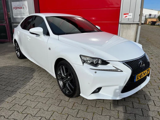 Lexus IS - Afbeelding 1 van 30