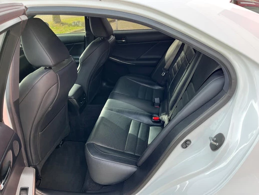 Lexus IS - Afbeelding 16 van 30