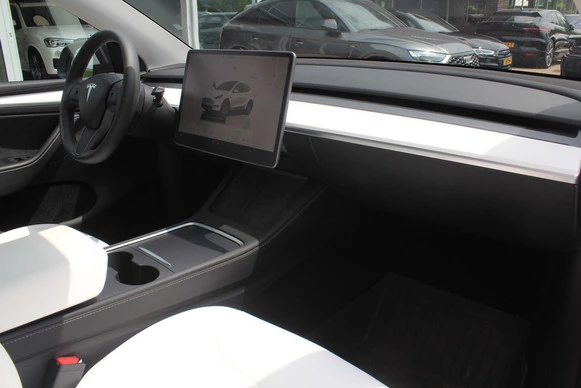Tesla Model Y - Afbeelding 9 van 28