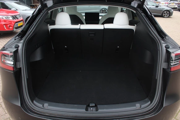 Tesla Model Y - Afbeelding 17 van 30