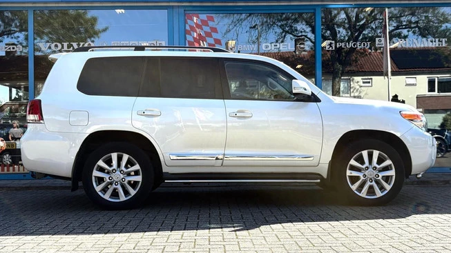 Toyota Land Cruiser - Afbeelding 7 van 23