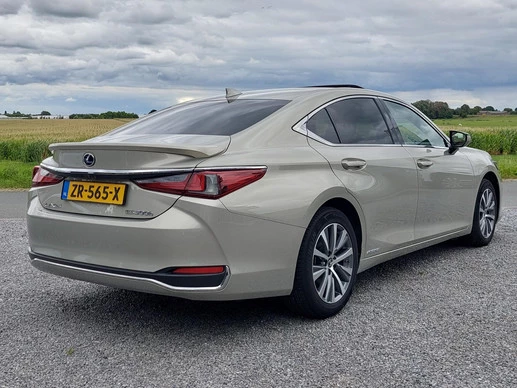 Lexus ES - Afbeelding 3 van 30