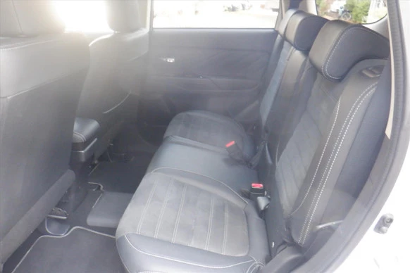 Mitsubishi Outlander - Afbeelding 12 van 23
