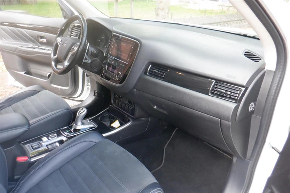 Mitsubishi Outlander - Afbeelding 15 van 23